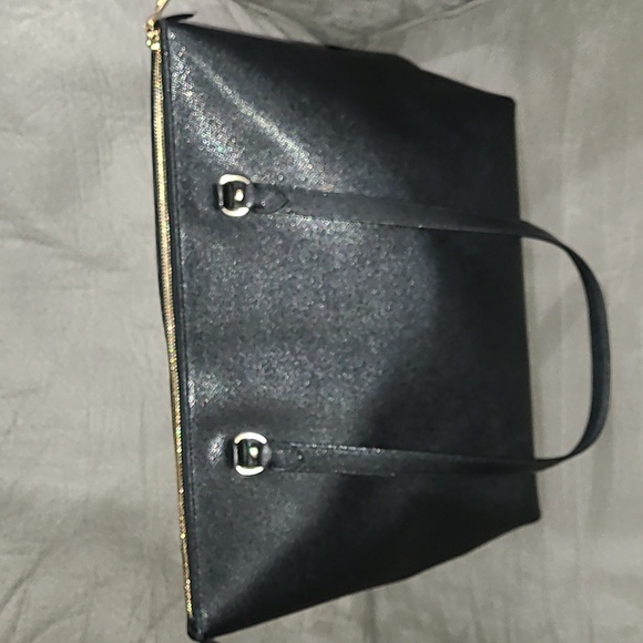 Coach Gallery Tote in Black Crossgrain‎ Leather with Goldtone Hardware - Picture 6 of 16
